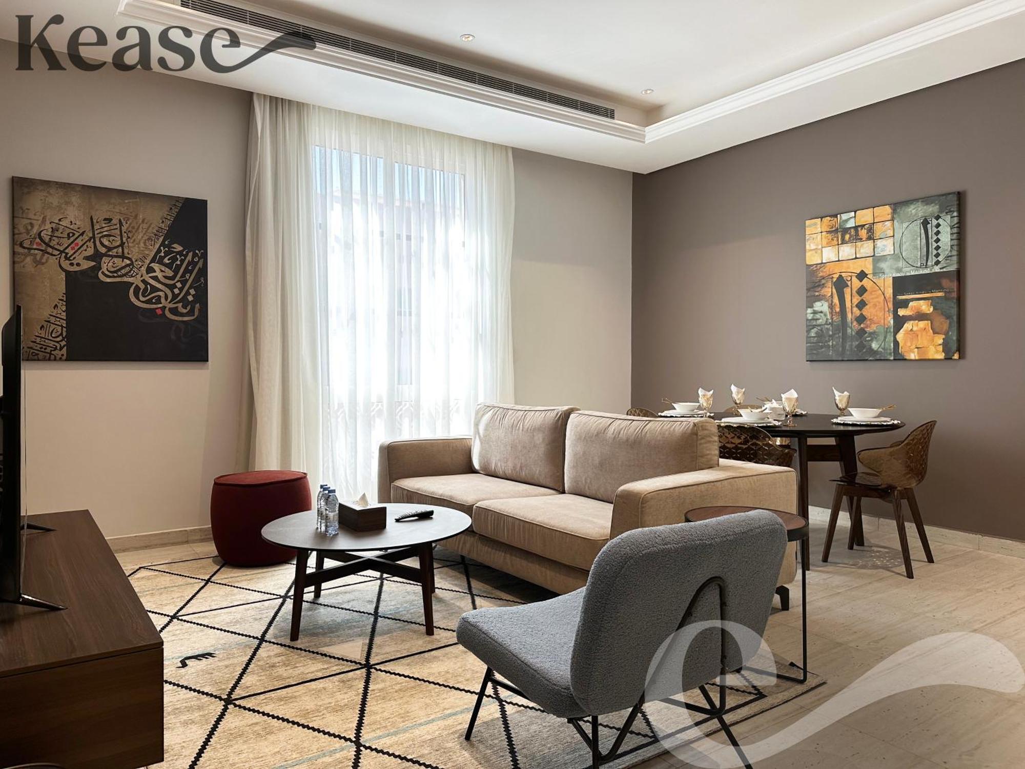 Kease Yasmin E-3 Royal Touch Gx80 Apartment *